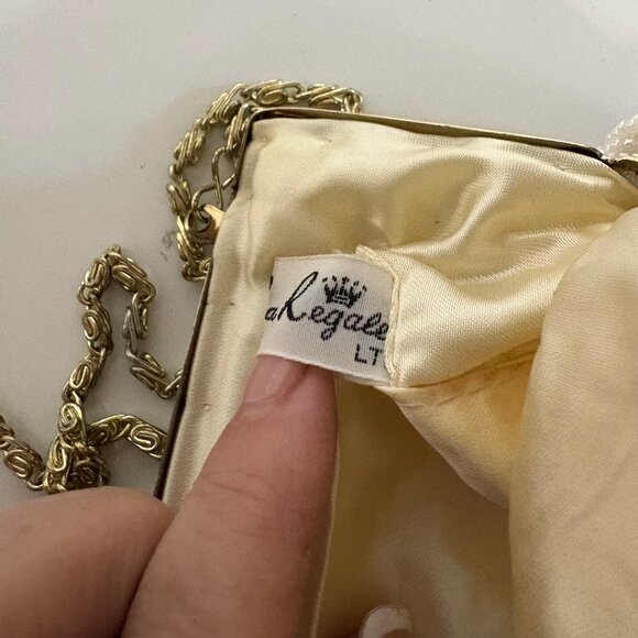 La Regale Hand-Beaded Shell-Shaped Evening Bag Gold Chain Strap Vintage - Picture 4 of 12
